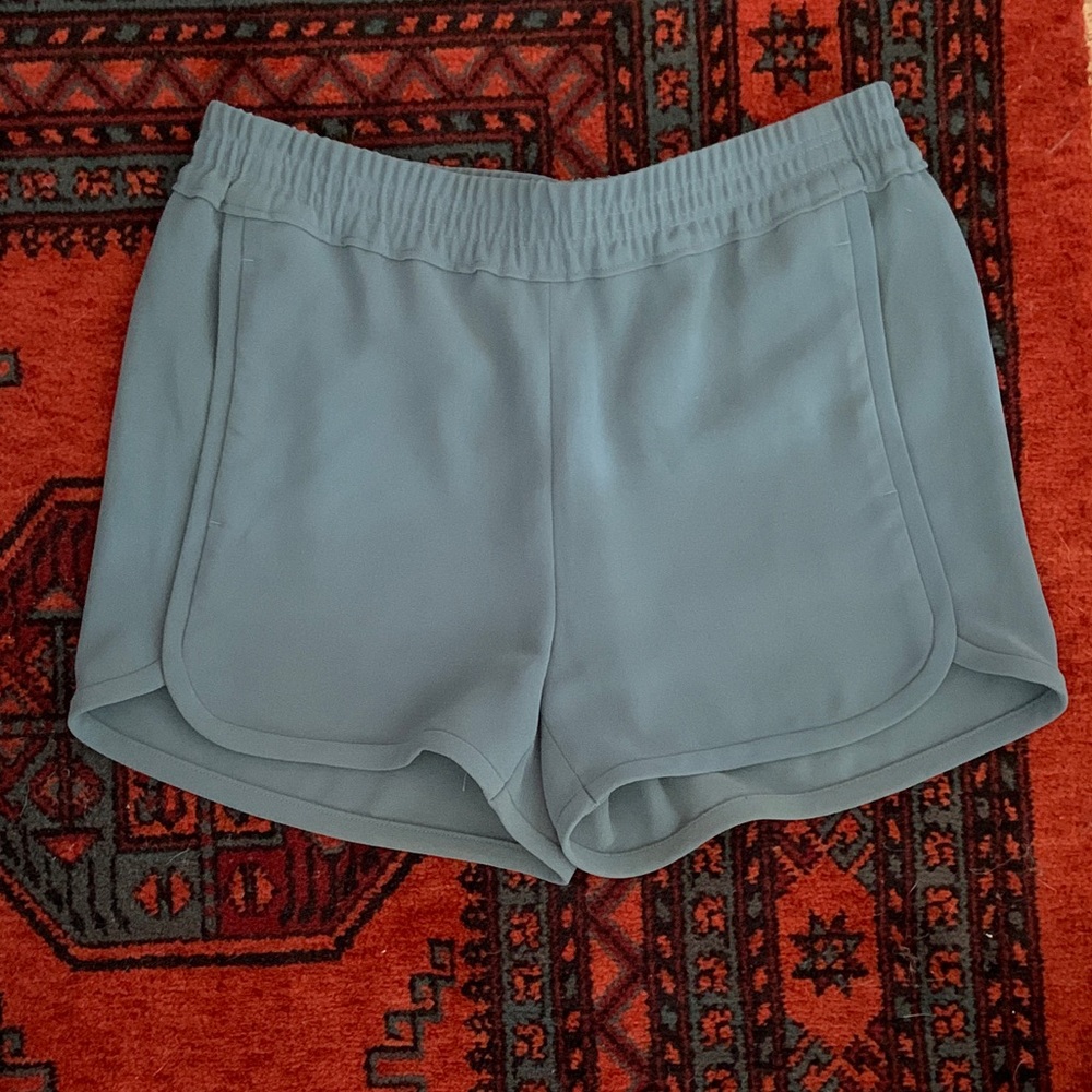 DONATING TOMORROW: ANY OFFER ACCEPTED 
J Crew Shorts Size 6